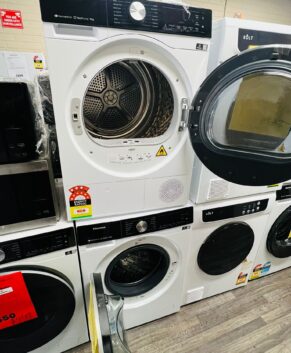 Pair Hisense 10KG Washing Machine and 8KG series 5 Heat Pump Dryer